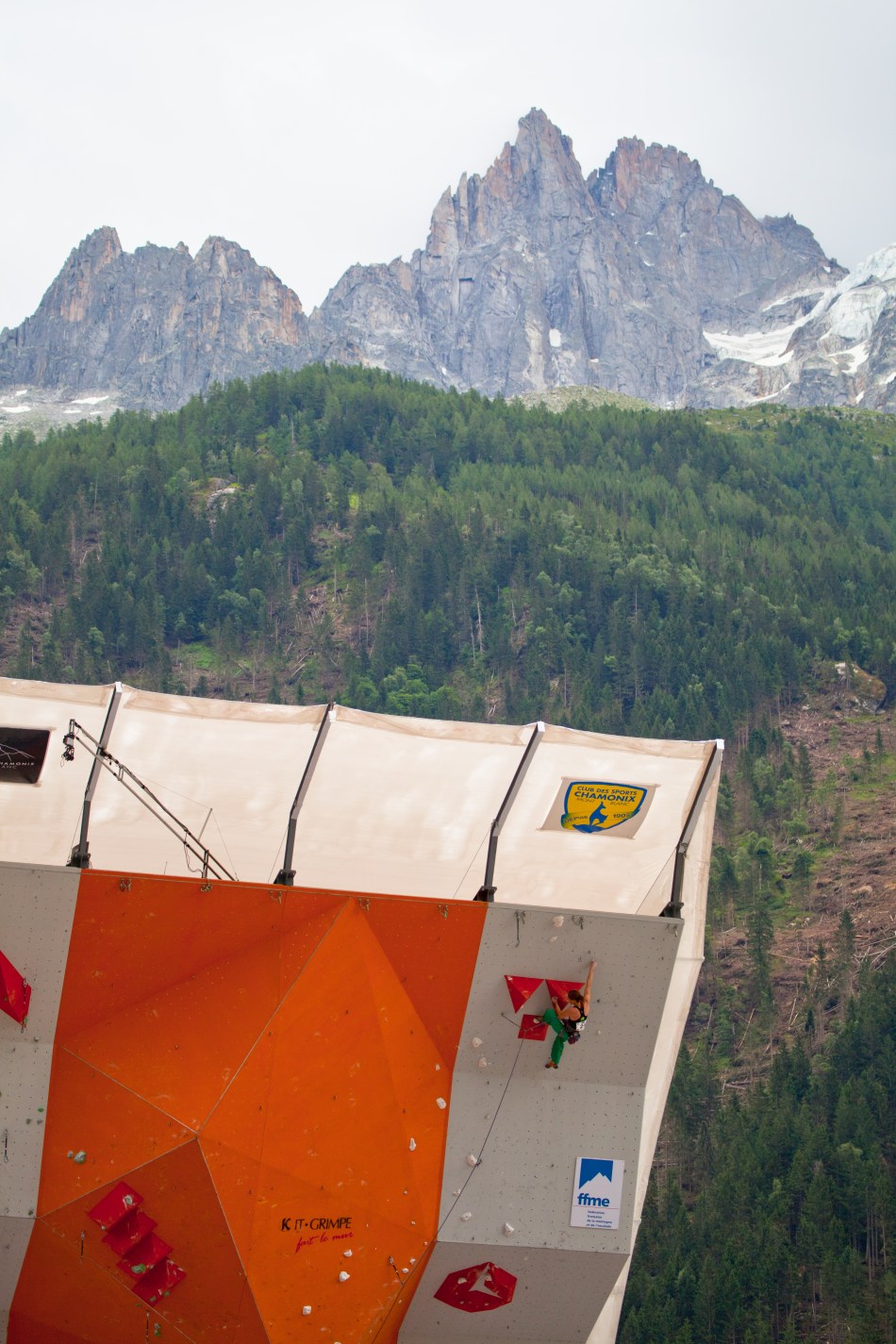 the girl and grepon charmoz